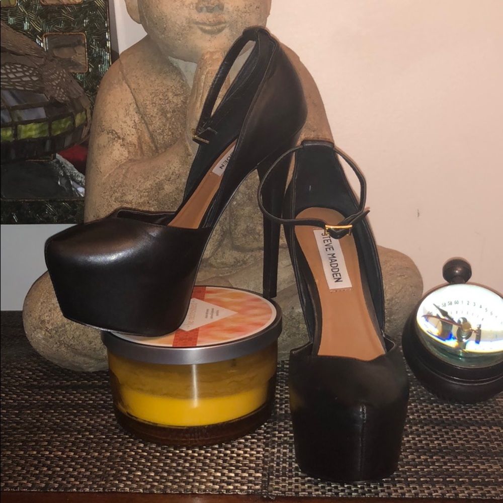 Sexy Black Pump!